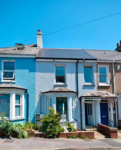 2 Bedroom Flat To Rent In Dracaena Avenue, Falmouth, TR11