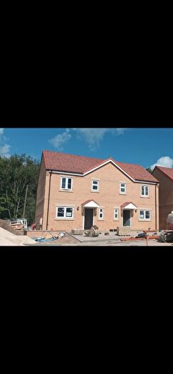 3 Bedroom Semi Detached House To Rent In Marsh Way, S42