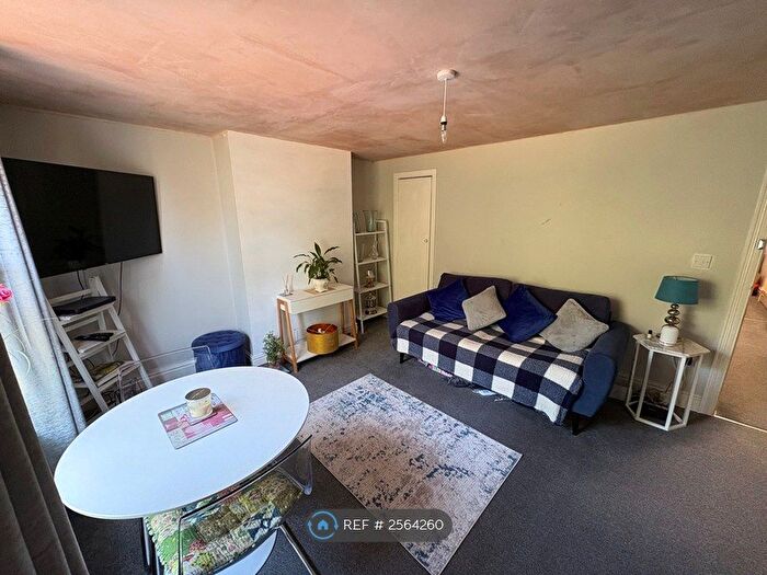 2 Bedroom Flat To Rent In Alexandra Road, Newcastle Under Lyme, ST5