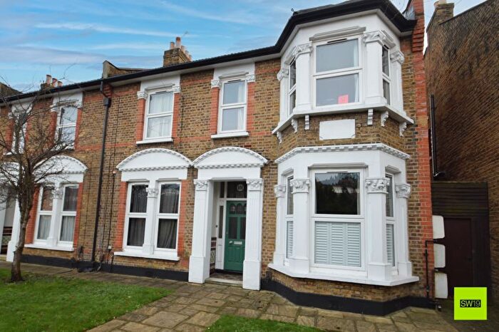 1 Bedroom Flat To Rent In Queens Road, London, SW19