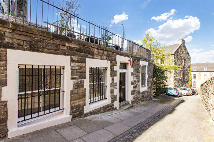 3 Bedroom Flat For Sale In A Broughton Road, Canonmills, Edinburgh, EH7