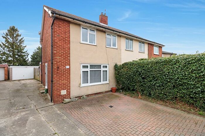 2 Bedroom Semi-Detached House For Sale In Field Close, Harlington, Hayes, UB3