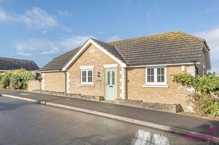 2 Bedroom Bungalow For Sale In Sprague Close, Weymouth, DT3