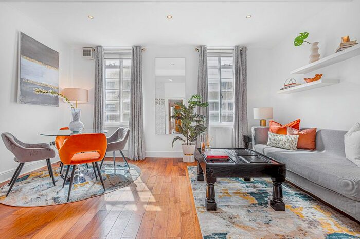 1 Bedroom Flat To Rent In Thayer Street, London, W1U