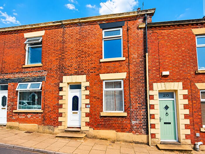 2 Bedroom Terraced House For Sale In West Street, Oldham, OL4