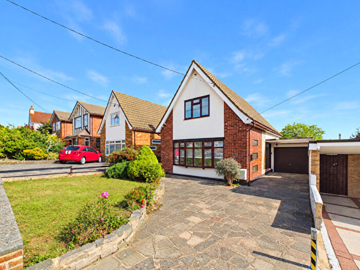 3 Bedroom Chalet For Sale In Uplands Road, Benfleet, SS7