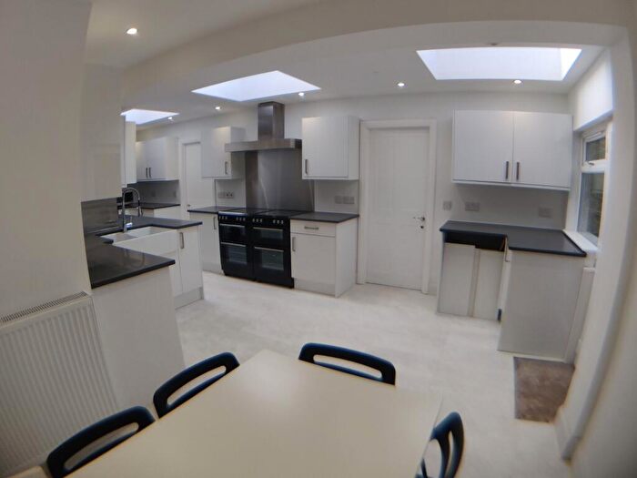 5 Bedroom Semi-Detached House To Rent In Beechen Drive, Bristol, BS16