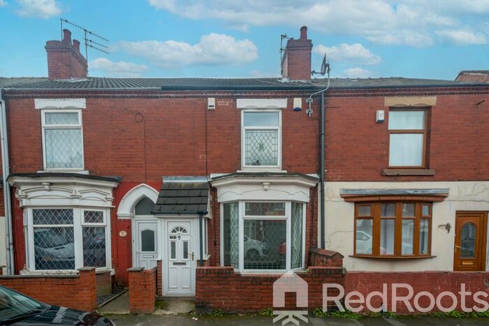 3 Bedroom Semi-Detached House To Rent In West End Avenue, Doncaster, South Yorkshire, DN5