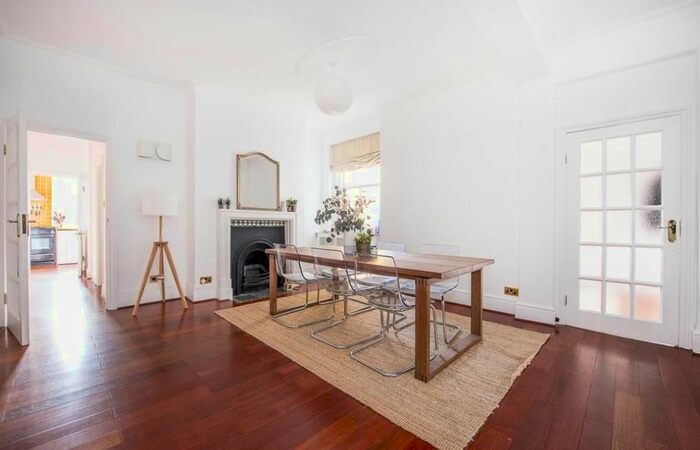 3 Bedroom Flat To Rent In Broadley Terrace, Marylebone, London, NW1