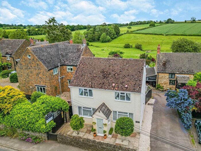 4 Bedroom Detached House For Sale In Upper Tadmarton, Oxon, Banbury, OX15