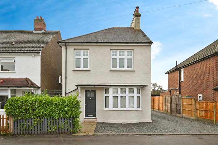 3 Bedroom Detached House For Sale In Whitley Road, Hoddesdon, EN11