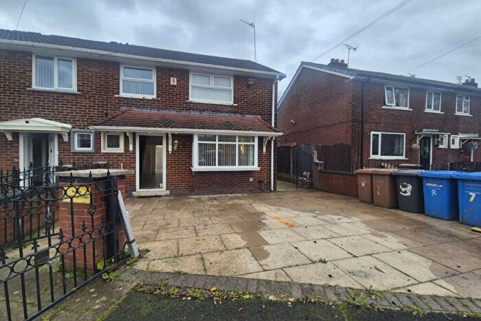 4 Bedroom Semi Detached House For Sale In , Grosvenor Close, Walkden, M28