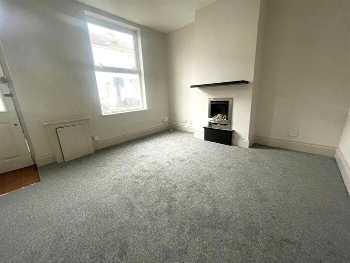 2 Bedroom House For Sale In Wainscott Road, Southsea, PO4