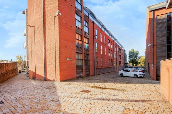 2 Bedroom Flat To Rent In Navigation Walk, Wakefield, WF1