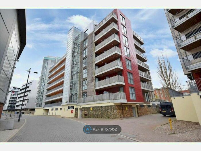 2 Bedroom Flat To Rent In Geoffrey Watling Way, Norwich, NR1