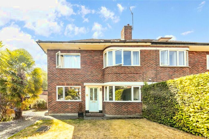 2 Bedroom Flat To Rent In Richmond Road, Wimbledon, SW20