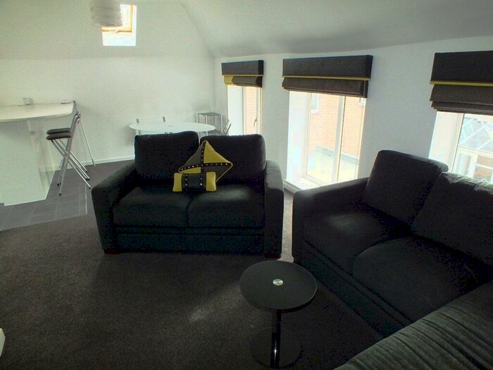1 Bedroom Flat To Rent In Streetsbrook Road, Shirley, Solihull, B90