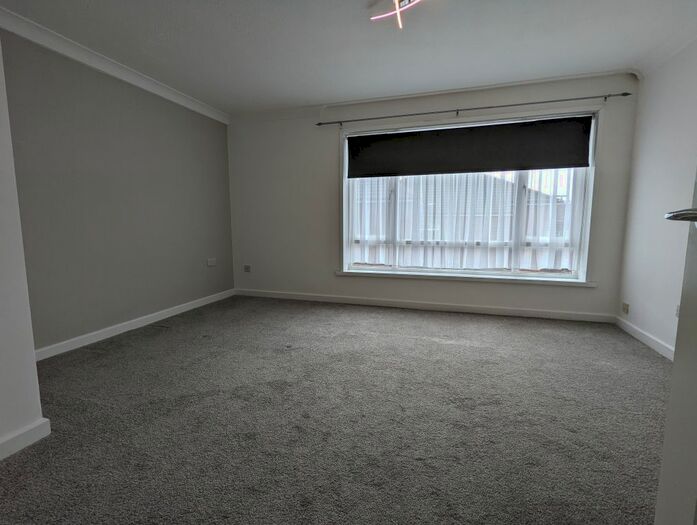 2 Bedroom Flat To Rent In Queen Street, Balby, Doncaster, DN4