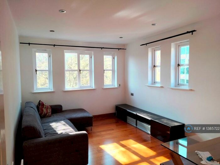 2 Bedroom Flat To Rent In & A Half Wapping High Street, London, E1W