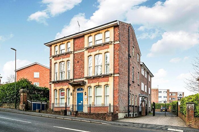 1 Bedroom Apartment To Rent In Lucastes Court, Paddockhall Road, RH16