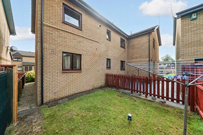 2 Bedroom Flat For Sale In Greenlaw Crescent, Paisley, Renfrewshire, PA1