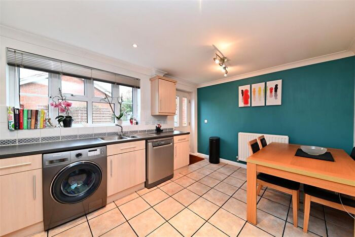 2 Bedroom End Of Terrace House For Sale In The Beacons, Stevenage, SG1