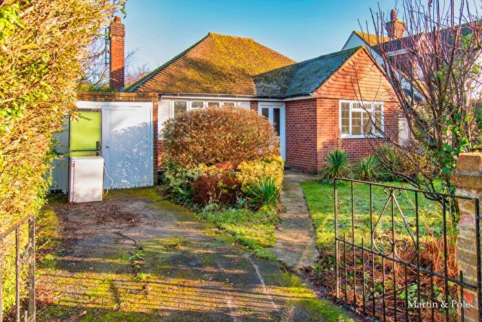 2 Bedroom Detached Bungalow For Sale In Hartsbourne Road, Earley, Reading, RG6