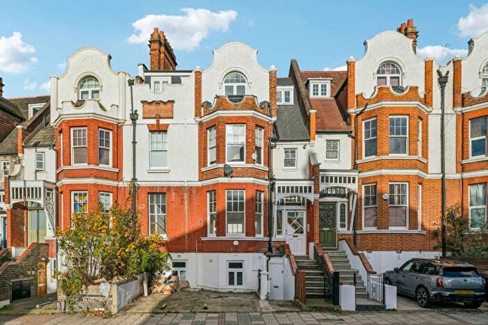 Flat To Rent In Thurlow Park Road, West Dulwich, SE21