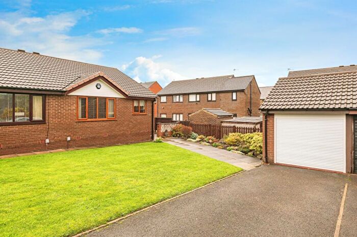 2 Bedroom Semi-Detached Bungalow For Sale In Buttermere Drive, Huddersfield, HD5