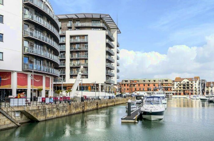 2 Bedroom Penthouse To Rent In Channel Way, Southampton, SO14