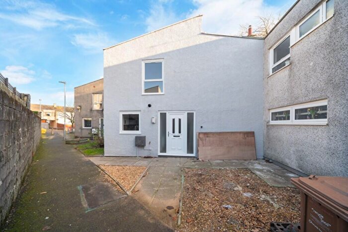 5 Bedroom Terraced House For Sale In Mossgiel Road, Kildrum, G67