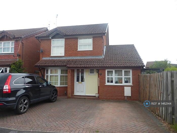 3 Bedroom Detached House To Rent In Stonea Close, Reading, RG6