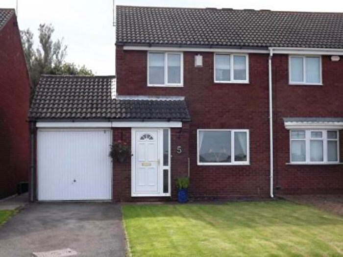 3 Bedroom Semi-Detached House To Rent In Chalfont Way, Meadowfield, DH7