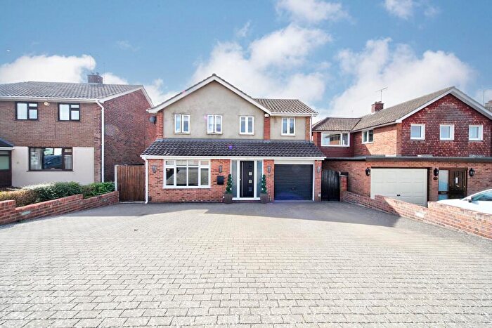 4 Bedroom Detached House For Sale In Ailsworth Road, LU3