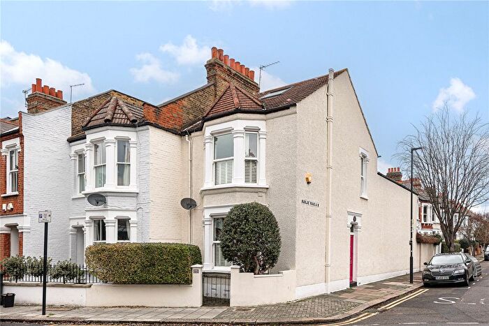 4 Bedroom Terraced House For Sale In Honeybrook Road, London, SW12