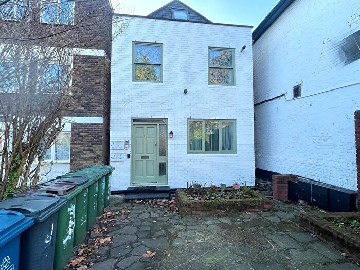 1 Bedroom Flat To Rent In Stanmore Hill, Stanmore, HA7