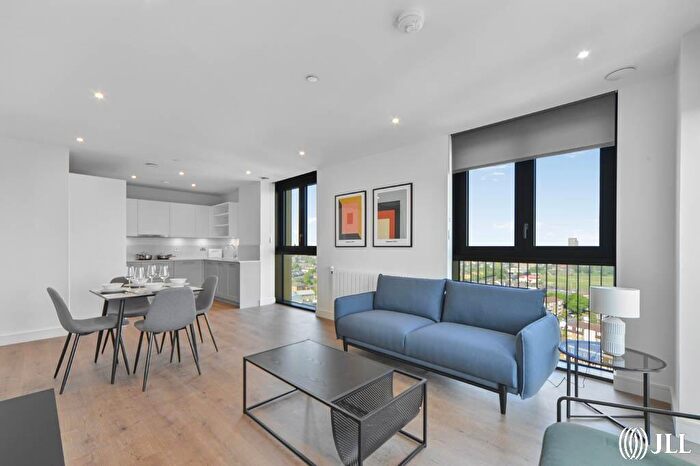 2 Bedroom Apartment To Rent In Menara Point, London, E15