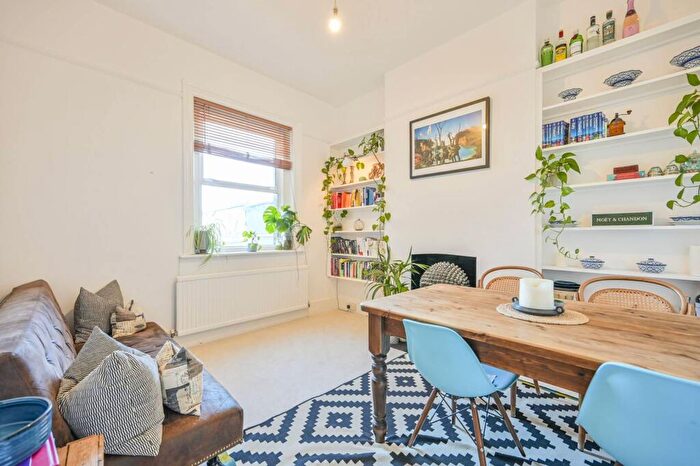 3 Bedroom Maisonette For Sale In Church Lane, , East Finchley, London, N2