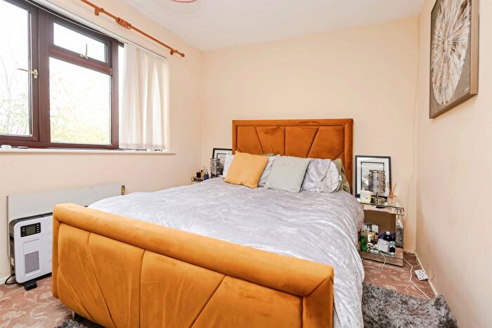 1 Bedroom Flat For Sale In Garratt Close, Oldbury, B68