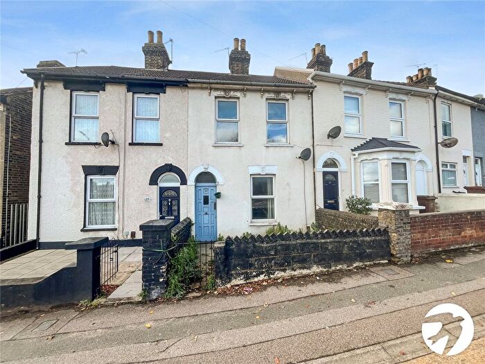 3 Bedroom Terraced House To Rent In Station Road, Strood, Rochester, Kent, ME2