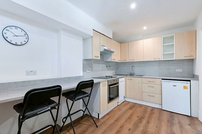 4 Bedroom Block Of Flats For Sale In Warwick Road, London, SW5