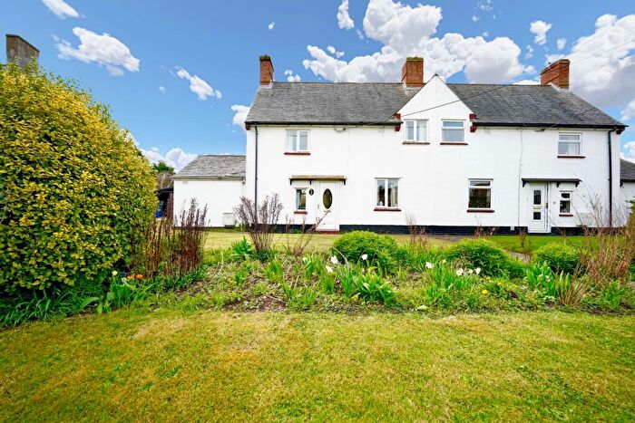 3 Bedroom Semi-Detached House For Sale In London Lane, Great Paxton, St. Neots, PE19