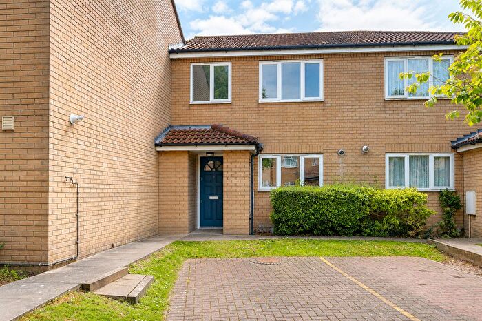 3 Bedroom Terraced House For Sale In Dobsons Close, Rayleigh, SS6