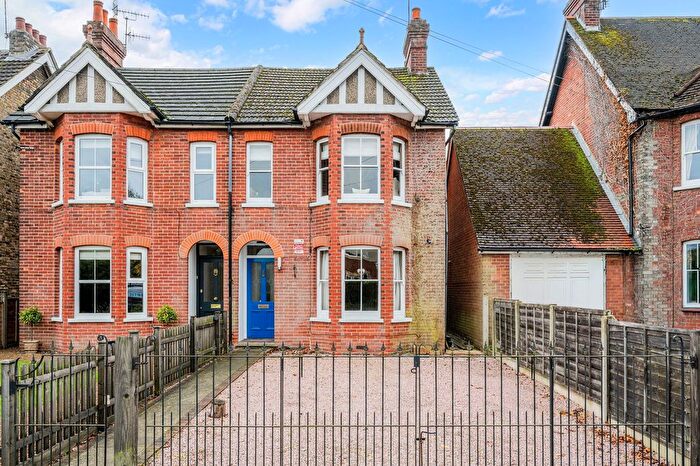 3 Bedroom Semi-Detached House For Sale In Oxted Road, Godstone, RH9