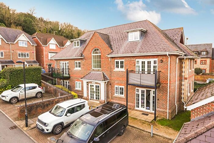 2 Bedroom Flat For Sale In High Wycombe, Loudwater, Buckinghamshire, HP11