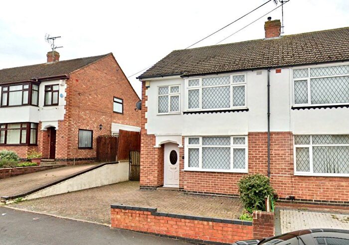 3 Bedroom Semi-Detached House To Rent In Norton Hill Drive, Wyken, Coventry, CV2