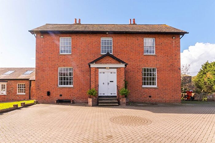 5 Bedroom Detached House For Sale In Workhouse Lane, South Woodham Ferrers, Chelmsford, CM3