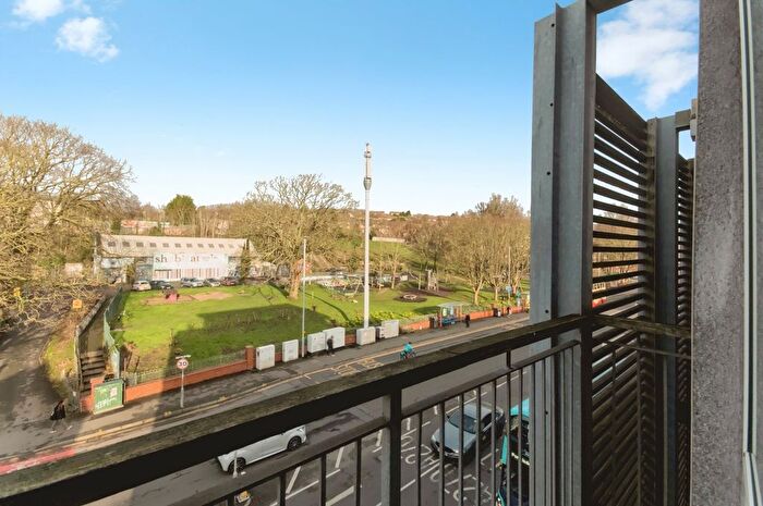 2 Bedroom Flat For Sale In Lewes Road, Brighton, East Sussex, BN2