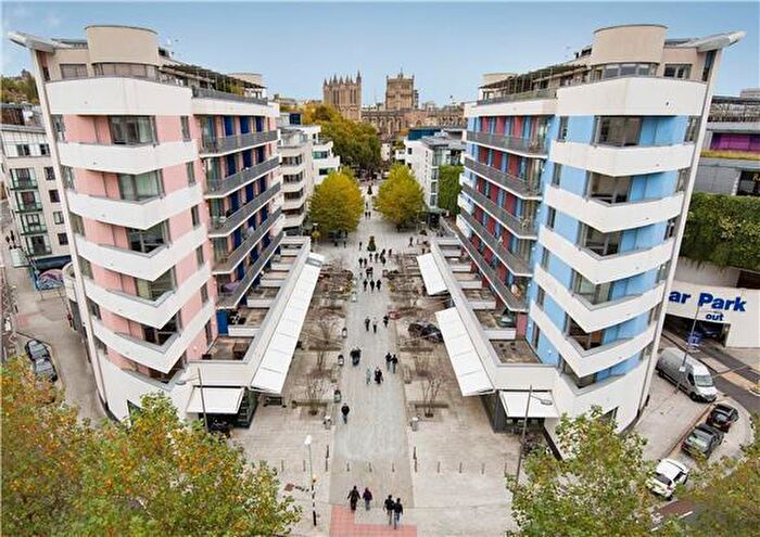 1 Bedroom Apartment To Rent In Harbourside | Balmoral House |, BS1