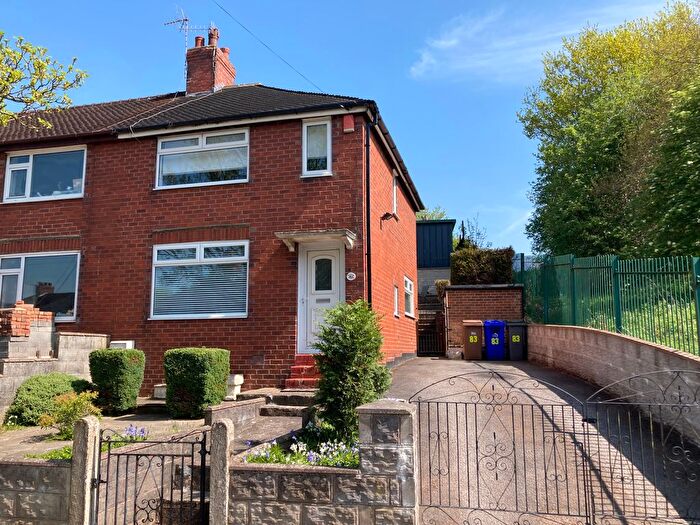 3 Bedroom Town House To Rent In Grosvenor Road, Meir, ST3